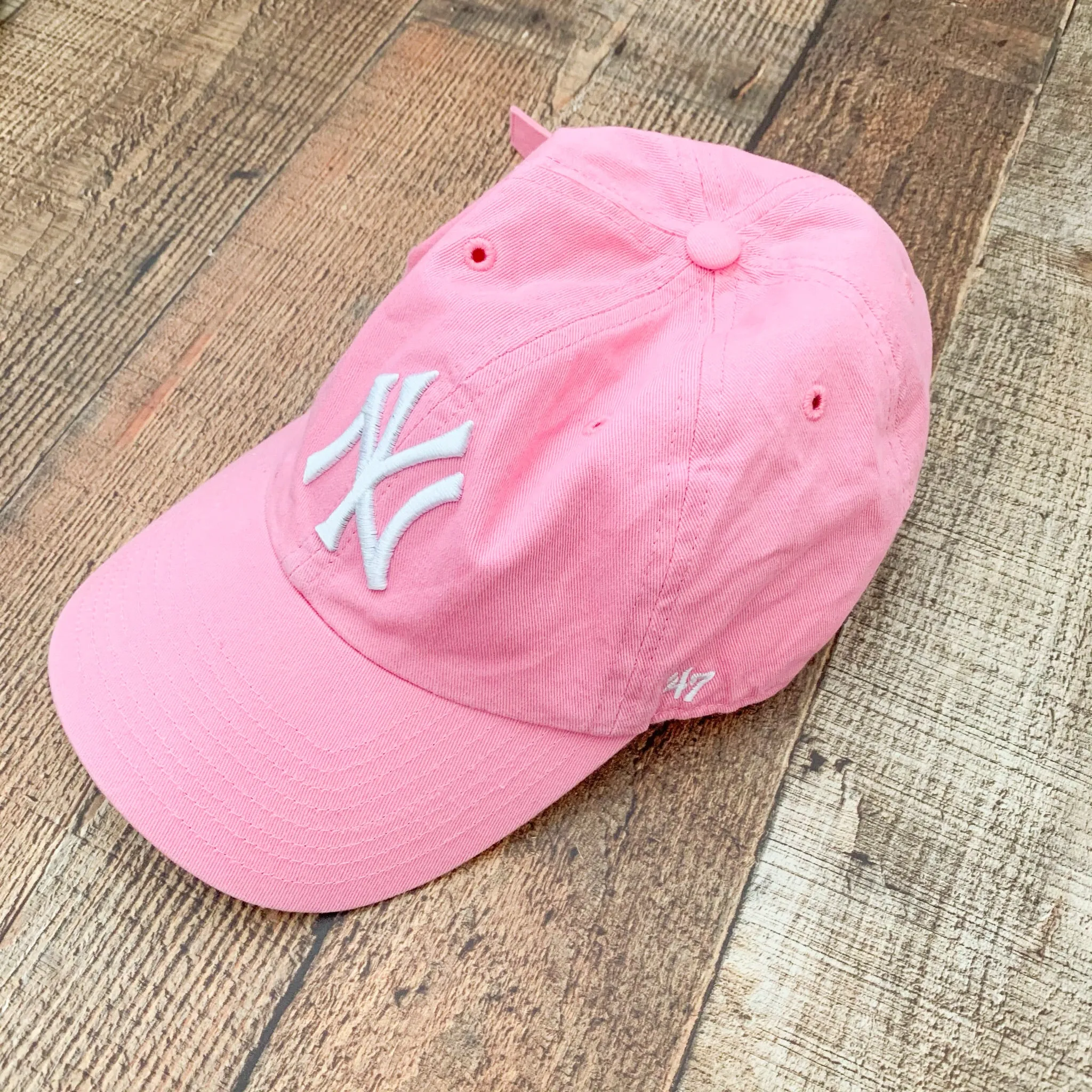 47 Brand New York Yankees Pink Logo Baseball Cap With Adjustable Back (See Notes)