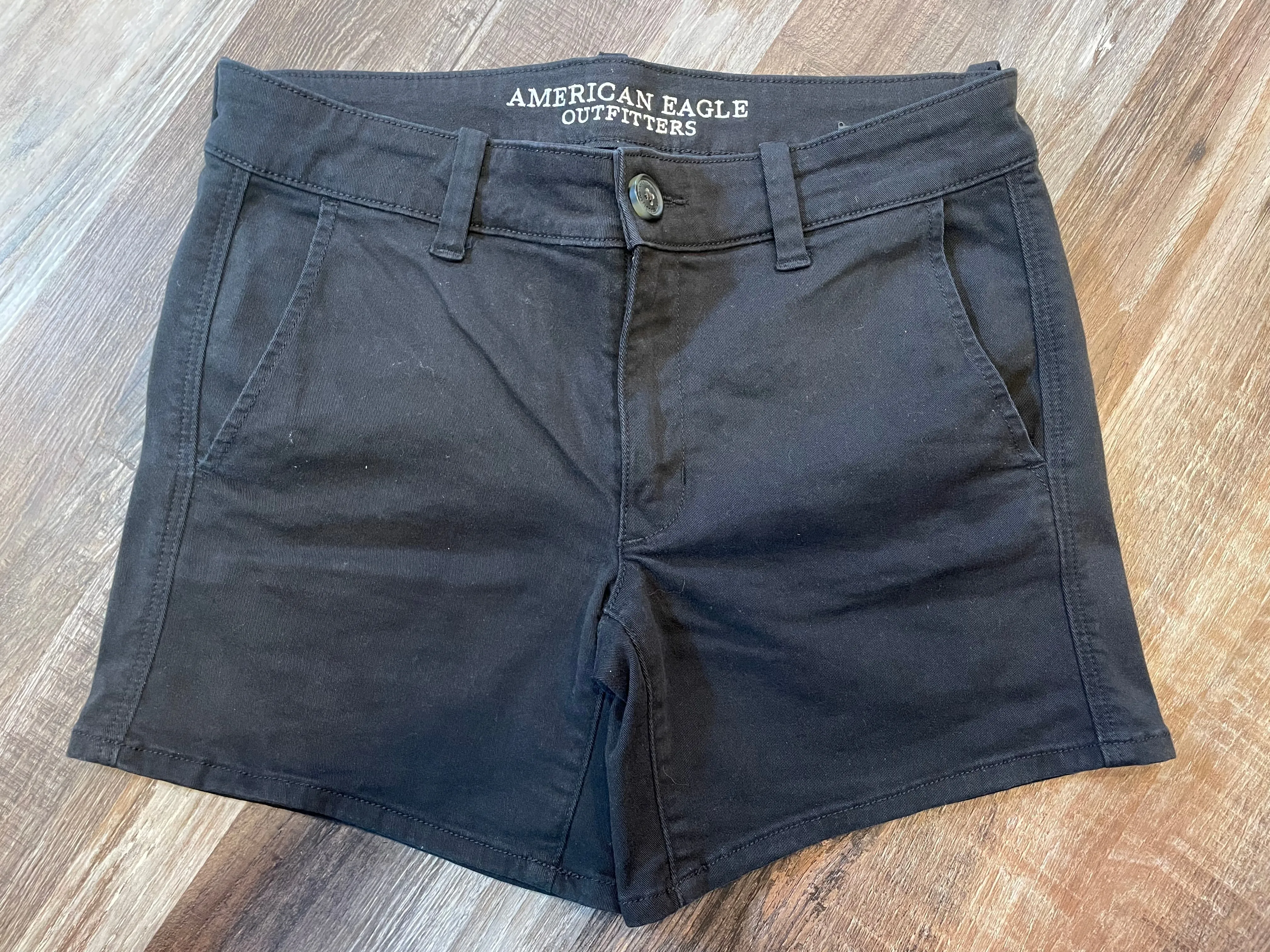 American Eagle Super Stretch AE Twill Midi black Shorts size 6