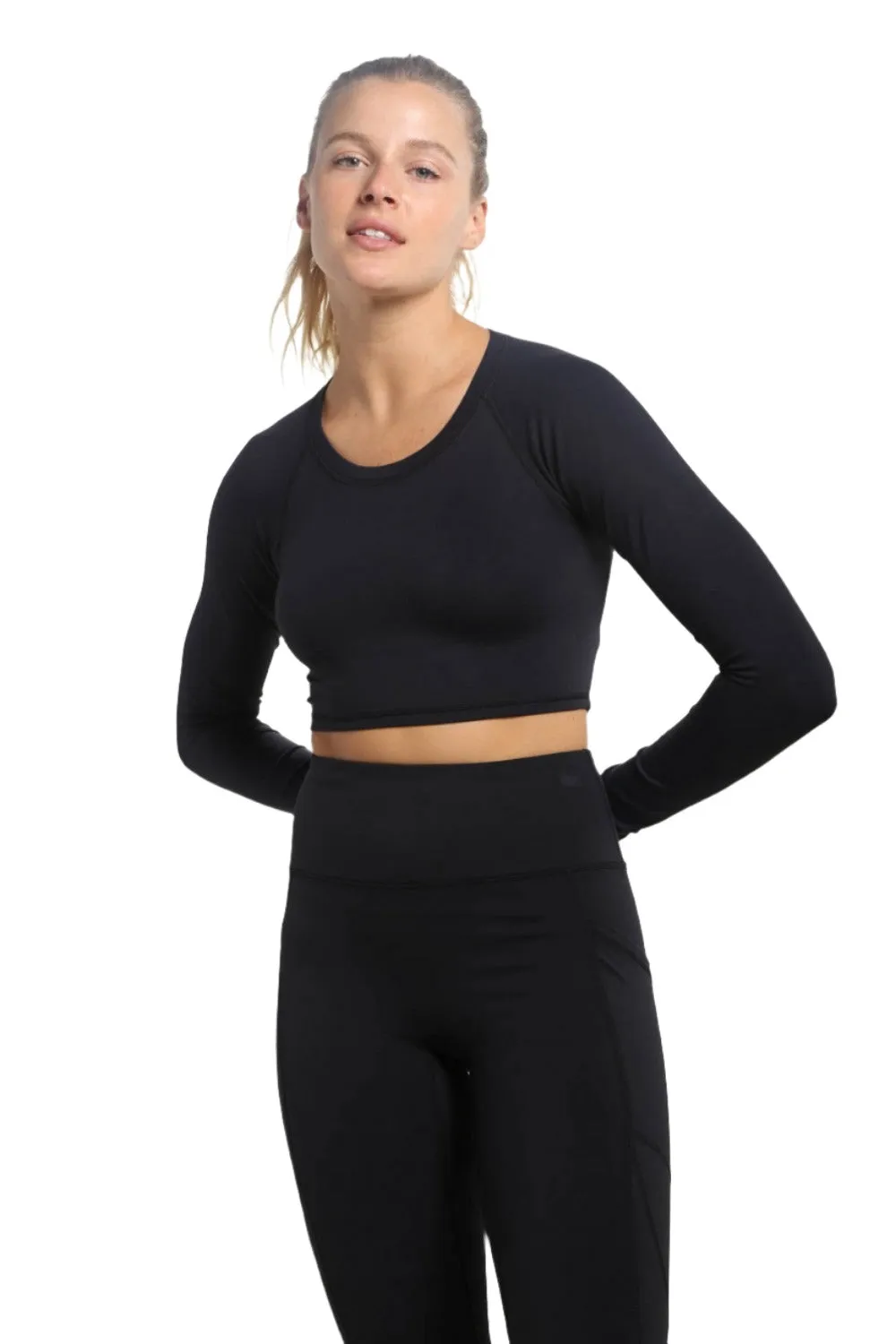 Mono B Newport Cutout Back Long-Sleeve Crop Top AT-A0840